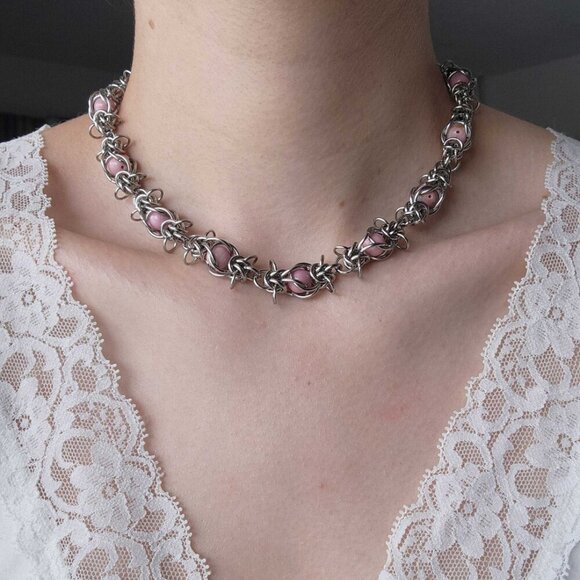 Fairy princess pink barbwire chain mail necklace with a small silver chain - Picture 9 of 9